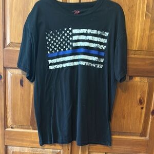 Rothco Men’s XL Short Sleeve Tee with Flag Design